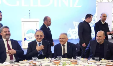 Bakan Özhaseki Kayseri’de iş insanlarıyla buluştu