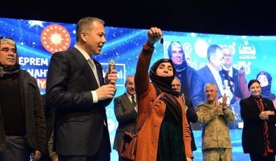 ‘Her ay 15-20 bin konut ve köy evini hak sahipleri ile buluşturacağız’