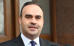 Bakan Kacır’dan İmamoğlu’na eleştiri: Kendisini hayali cumhurbaşkanı yardımcısı ilan ederek mitingler yapıyordu