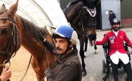 Attan düşüp görme yetisini kaybeden jokeye, serebral palsili sporcudan destek